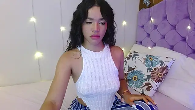 Snapshot of kiarablue chatting on January 13, 5:12 am kiarablue online show from January 13, 5:12 am