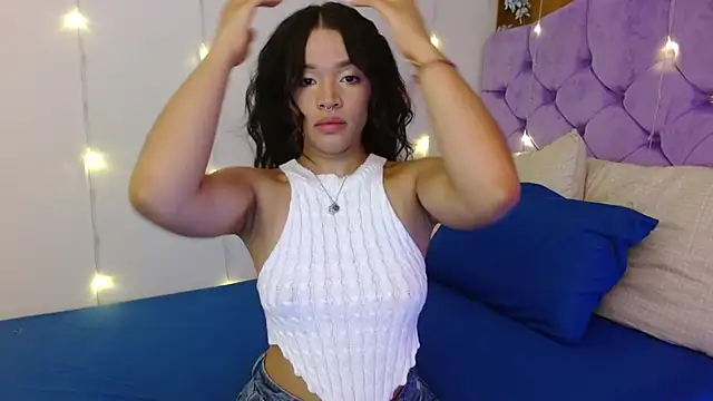 Snapshot of kiarablue chatting on January 28, 10:56 pm kiarablue online show from January 28, 10:56 pm