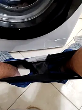 Snapshot of alex899927 chatting on October 31, 11:39 pm alex899927 online show from October 31, 11:39 pm