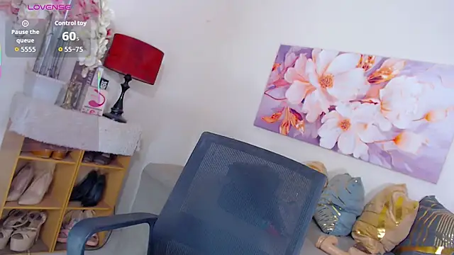 Snapshot of HugeCock_Savanna chatting on January 16, 10:47 pm HugeCock Savanna online show from January 16, 10:47 pm