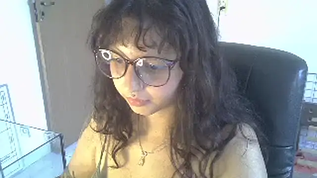 Snapshot of myamillor chatting on December 7, 2:46 pm myamillor online show from December 7, 2:46 pm