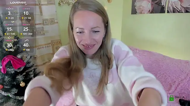 Snapshot of Queenymel chatting on December 4, 6:50 pm Queenymel online show from December 4, 6:50 pm