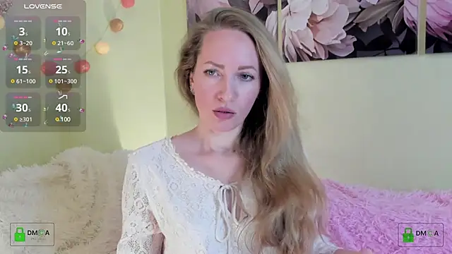 Snapshot of Queenymel chatting on December 12, 5:15 pm Queenymel online show from December 12, 5:15 pm