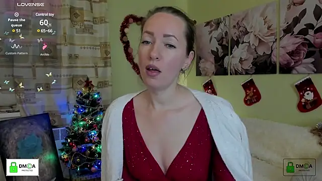 Snapshot of Queenymel chatting on January 2, 2:57 pm Queenymel online show from January 2, 2:57 pm