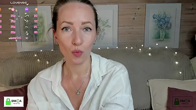 Snapshot of Queenymel chatting on October 2, 4:03 pm Queenymel online show from October 2, 4:03 pm