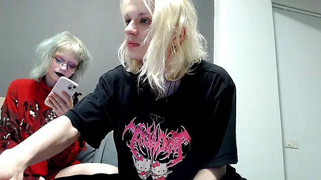 Snapshot of Alien_Bella chatting on January 31, 3:11 pm Alien Bella online show from January 31, 3:11 pm