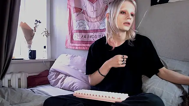 Alien Bella online show from February 27, 12:27 pm