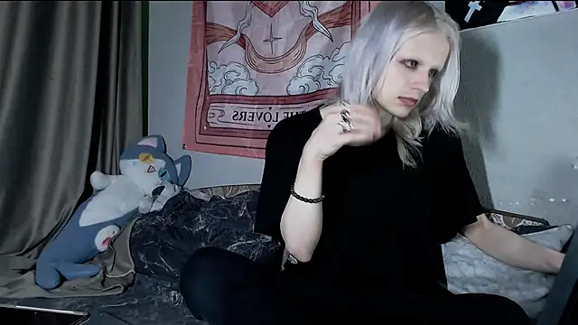 Alien Bella online show from June 21, 11:51 pm