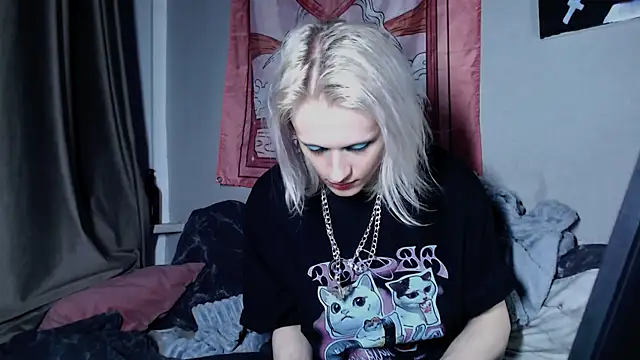 Alien Bella online show from July 20, 12:25 am