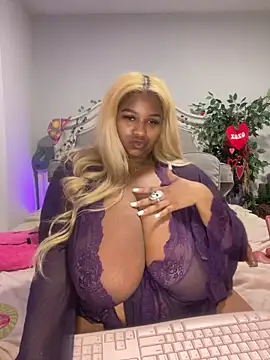 Snapshot of BigFineSelena chatting on January 24, 12:31 pm BigFineSelena online show from January 24, 12:31 pm