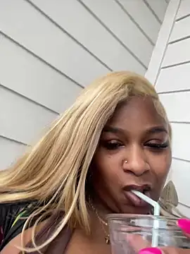 Snapshot of BigFineSelena chatting on March 1, 6:54 pm BigFineSelena online show from March 1, 6:54 pm