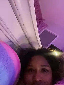 BigFineSelena online show from April 26, 4:21 am