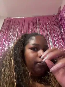 BigFineSelena online show from June 25, 9:47 am