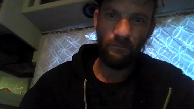 Snapshot of goodick4u28 chatting on November 11, 10:43 pm goodick4u28 online show from November 11, 10:43 pm