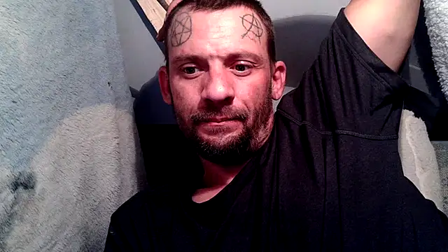 Snapshot of goodick4u28 chatting on December 14, 3:12 am goodick4u28 online show from December 14, 3:12 am