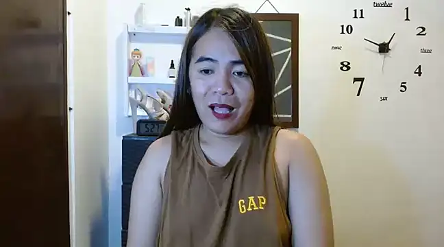 Snapshot of IvanaSuck_Cock chatting on December 11, 9:23 pm IvanaSuck Cock online show from December 11, 9:23 pm