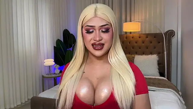 Snapshot of Your_Majesty_Tyra chatting on March 23, 5:00 am Your Majesty Tyra online show from March 23, 5:00 am