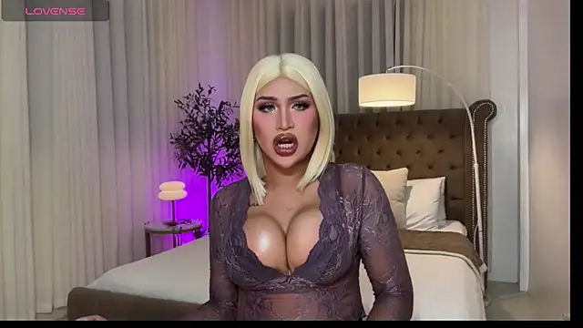 Your Majesty Tyra online show from May 2, 5:12 am