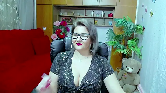 LucilleFenlys online show from December 8, 1:35 am