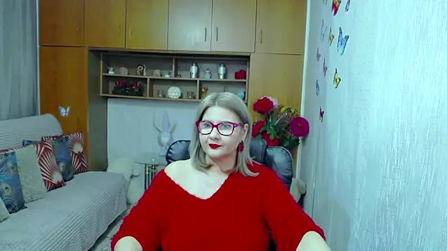 LucilleFenlys online show from October 21, 11:16 pm