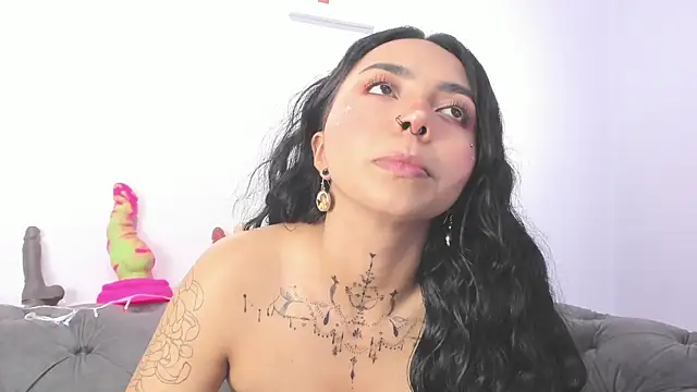 Snapshot of miss_soffi_ chatting on December 12, 3:37 pm miss soffi online show from December 12, 3:37 pm