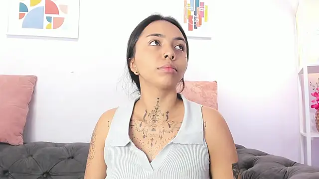 Snapshot of miss_soffi_ chatting on January 11, 12:29 pm miss soffi online show from January 11, 12:29 pm