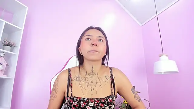 Snapshot of miss_soffi_ chatting on February 4, 12:33 pm miss soffi online show from February 4, 12:33 pm