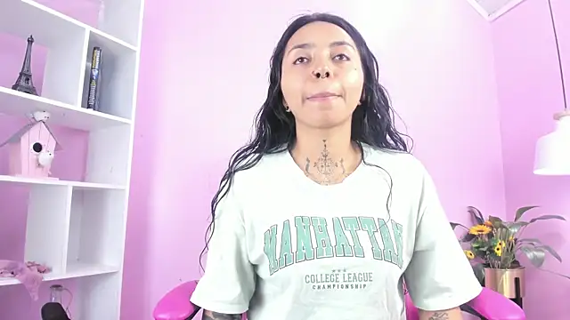 Snapshot of miss_soffi_ chatting on March 1, 12:12 pm miss soffi online show from March 1, 12:12 pm