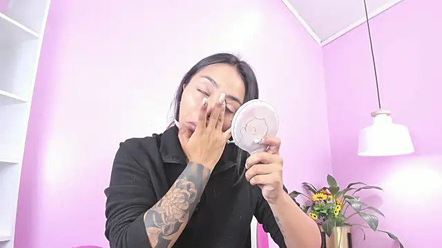 Snapshot of miss_soffi_ chatting on March 19, 12:23 pm miss soffi online show from March 19, 12:23 pm