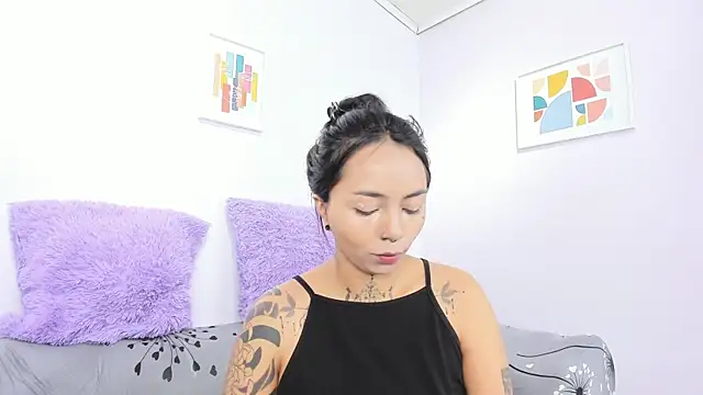 Snapshot of miss_soffi_ chatting on October 14, 12:28 pm miss soffi online show from October 14, 12:28 pm