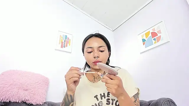 Snapshot of miss_soffi_ chatting on November 6, 12:17 pm miss soffi online show from November 6, 12:17 pm