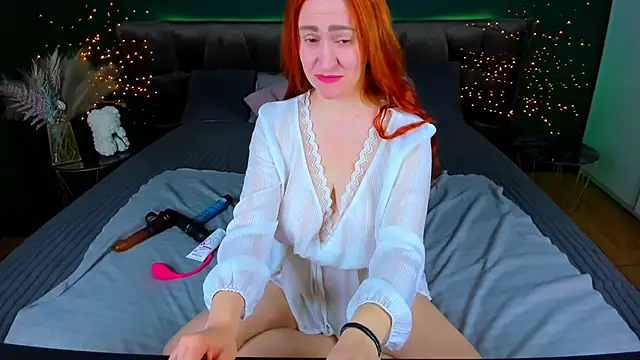 Kamilla Hot online show from October 17, 5:43 am