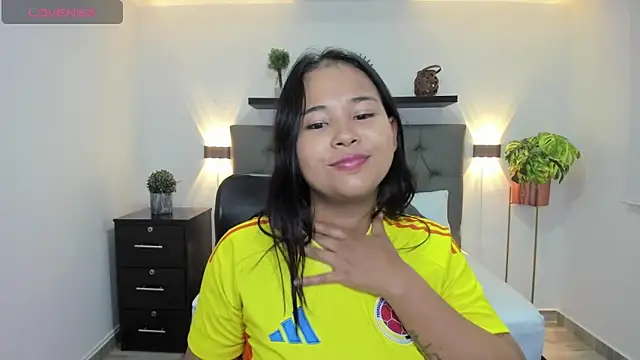 isabella florez online show from February 22, 11:46 am