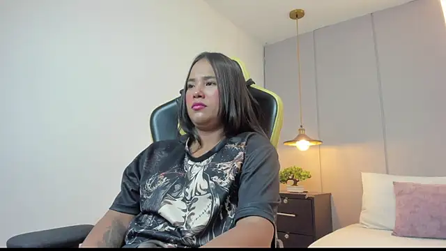 isabella florez online show from April 28, 1:59 am