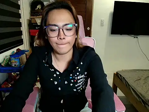 Snapshot of Your_PrettyGirlxxx chatting on March 6, 1:51 pm Your PrettyGirlxxx online show from March 6, 1:51 pm