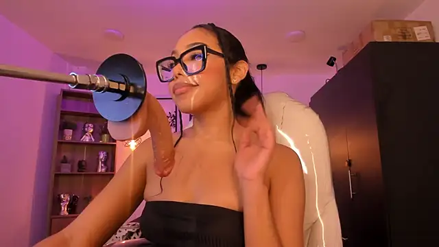 Snapshot of Olivia_ds chatting on December 30, 7:04 am Olivia ds online show from December 30, 7:04 am