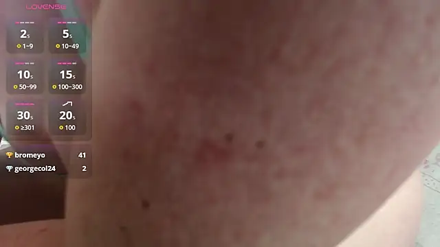 Snapshot of Kittywhiteass chatting on September 12, 2:33 am Kittywhiteass online show from September 12, 2:33 am
