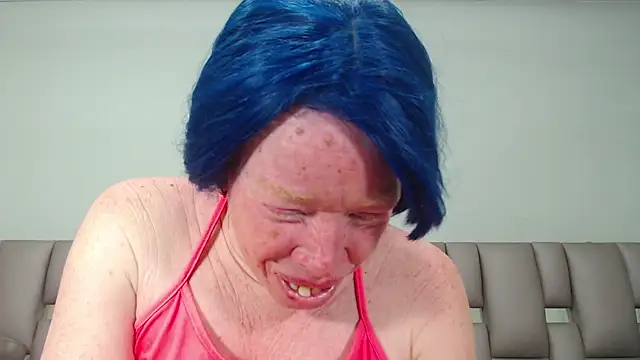 Snapshot of Kittywhiteass chatting on September 29, 12:49 am Kittywhiteass online show from September 29, 12:49 am
