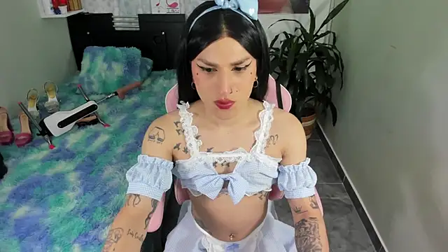 Snapshot of queenramoona-hot chatting on September 11, 8:53 pm queenramoona-hot online show from September 11, 8:53 pm