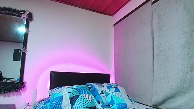 Snapshot of yesie_hot chatting on January 26, 12:05 am yesie hot online show from January 26, 12:05 am