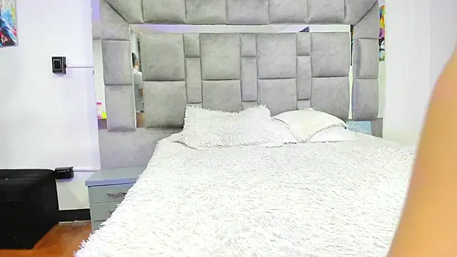 Candy And Andy  online show from February 5, 4:39 am