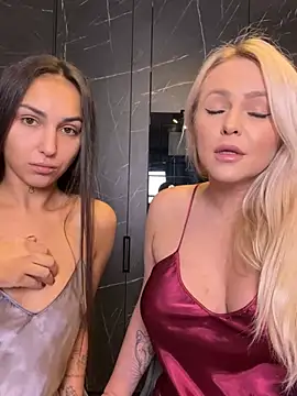 Snapshot of Keep_us_wild chatting on January 3, 5:50 am Keep us wild online show from January 3, 5:50 am