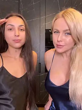 Snapshot of Keep_us_wild chatting on February 7, 5:20 am Keep us wild online show from February 7, 5:20 am