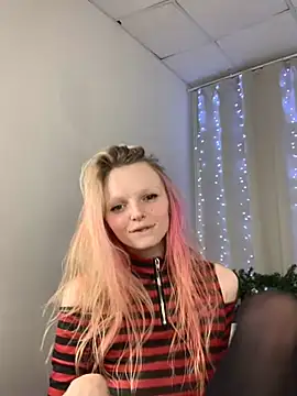 Snapshot of evangel1ne chatting on December 27, 11:28 am evangel1ne online show from December 27, 11:28 am