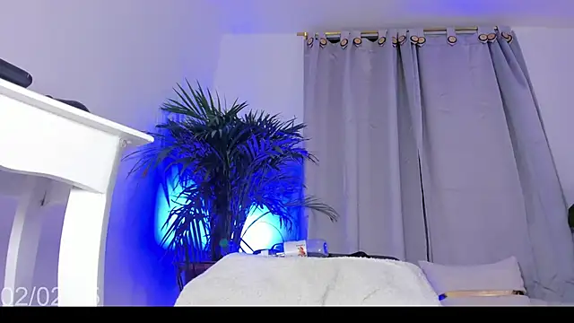 Snapshot of Coral_Princex chatting on February 3, 12:47 am Coral Princex online show from February 3, 12:47 am