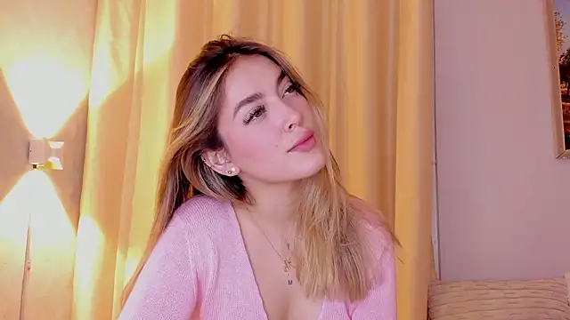 Assh lee  online show from March 10, 1:38 pm