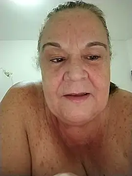Snapshot of Yaya_Mineira chatting on December 3, 1:46 am Yaya Mineira online show from December 3, 1:46 am