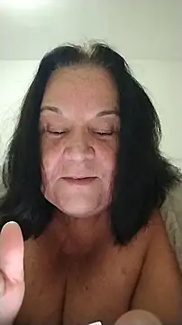 Snapshot of Yaya_Mineira chatting on June 7, 1:21 am Yaya Mineira online show from June 7, 1:21 am