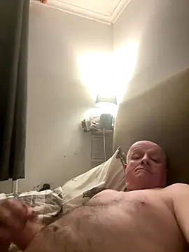 Snapshot of locallad88 chatting on October 27, 6:12 pm locallad88 online show from October 27, 6:12 pm