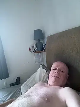 Snapshot of locallad88 chatting on November 21, 8:46 am locallad88 online show from November 21, 8:46 am